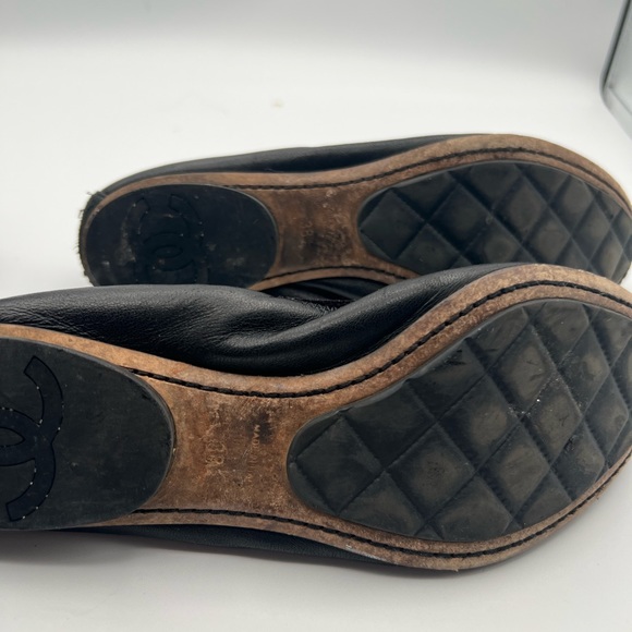 Chanel Black Leather Ballet Flats Camellia - Picture 5 of 10